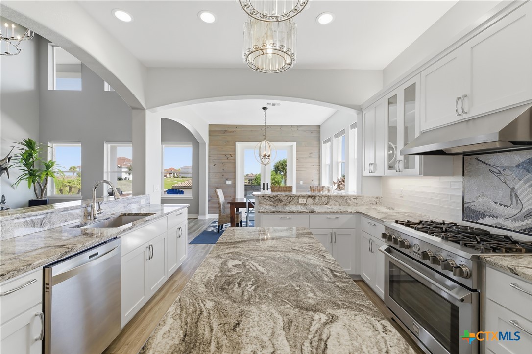 559 W Lago Loop Road