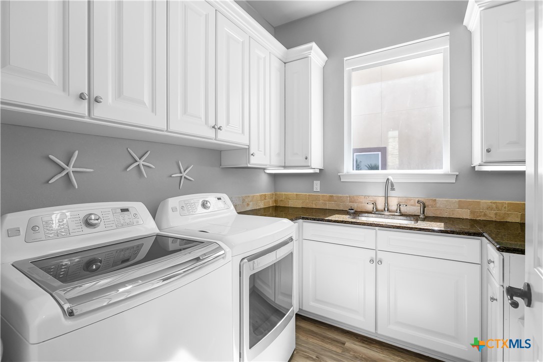 559 W Lago Loop Road