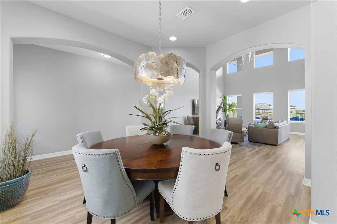 559 W Lago Loop Road