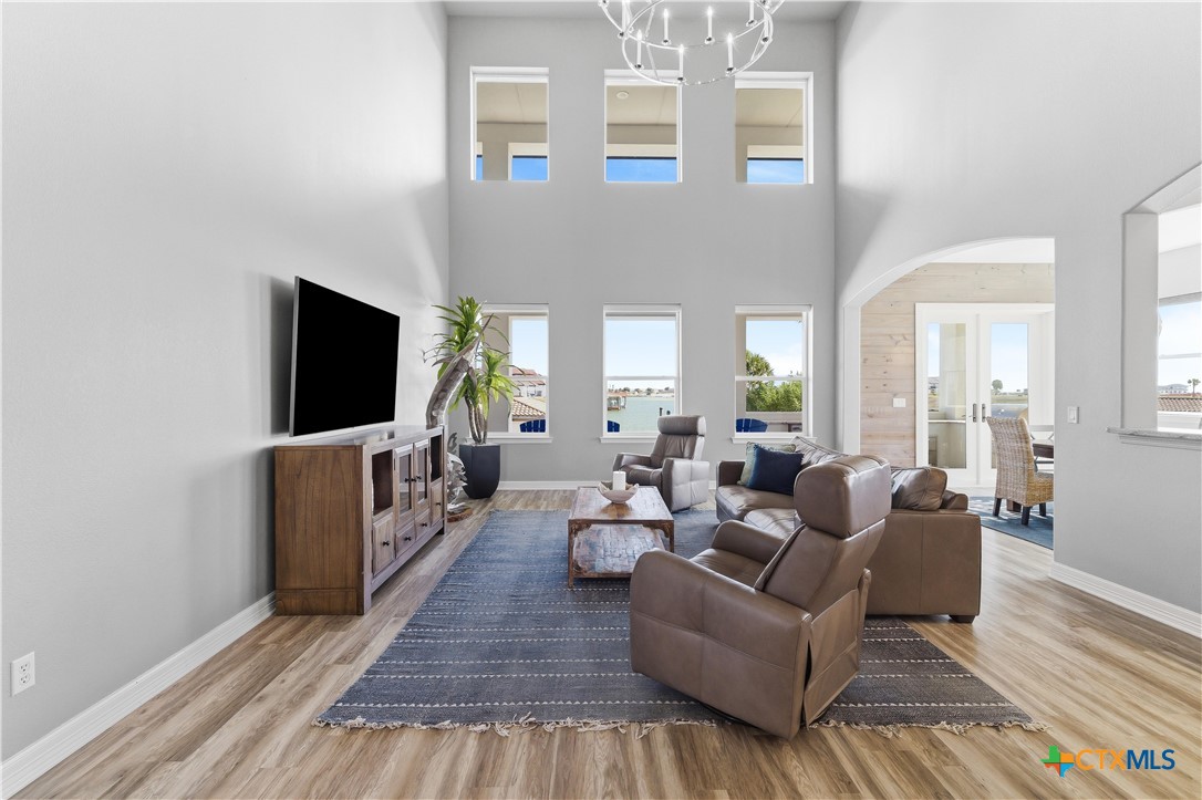 559 W Lago Loop Road