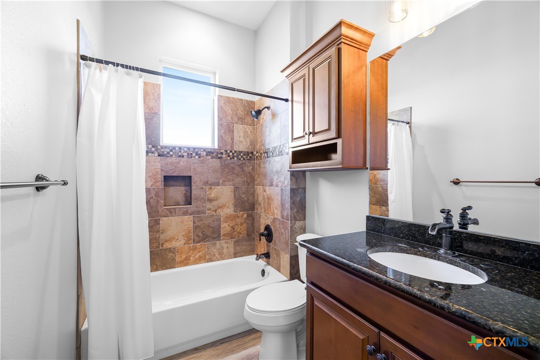 559 W Lago Loop Road