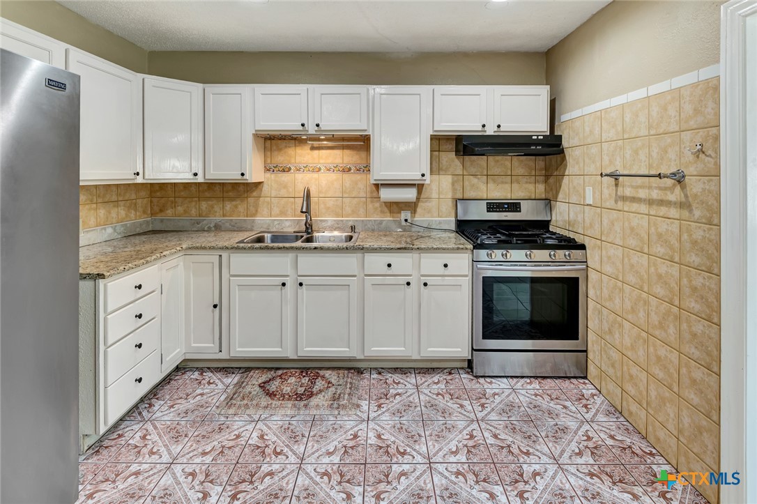 1504 Sam Houston Drive