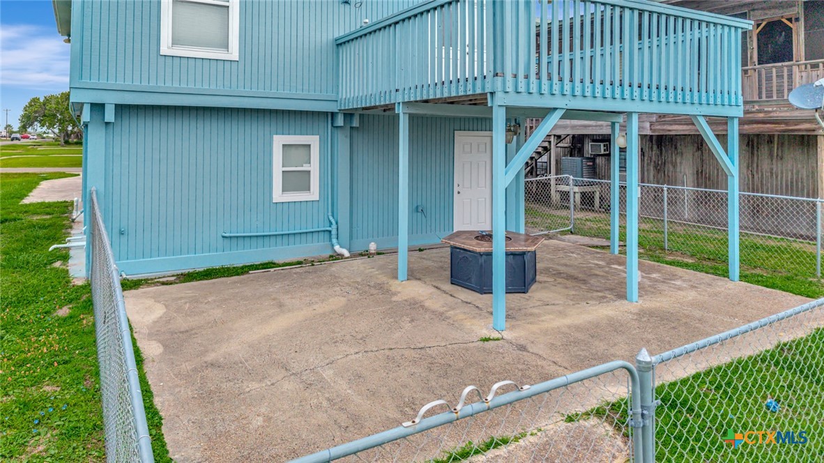 611 W Tyler Avenue