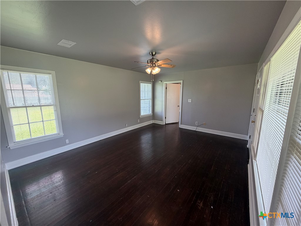 602 E Rosebud