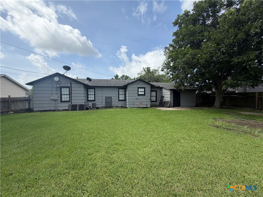 602 E Rosebud