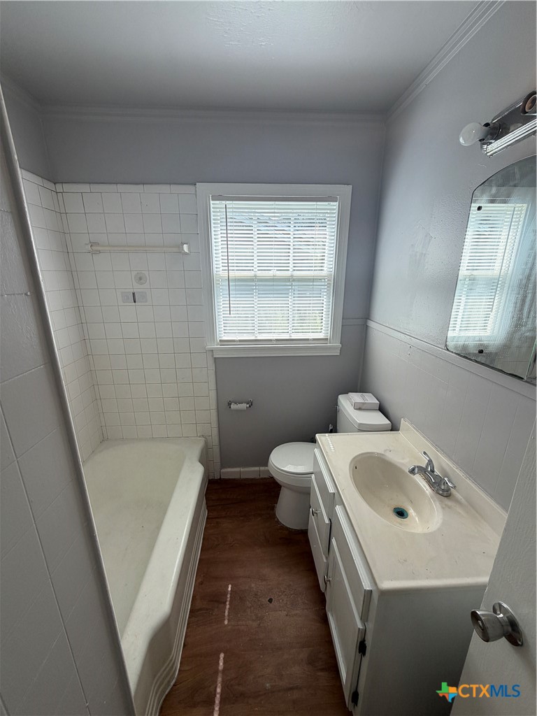602 E Rosebud