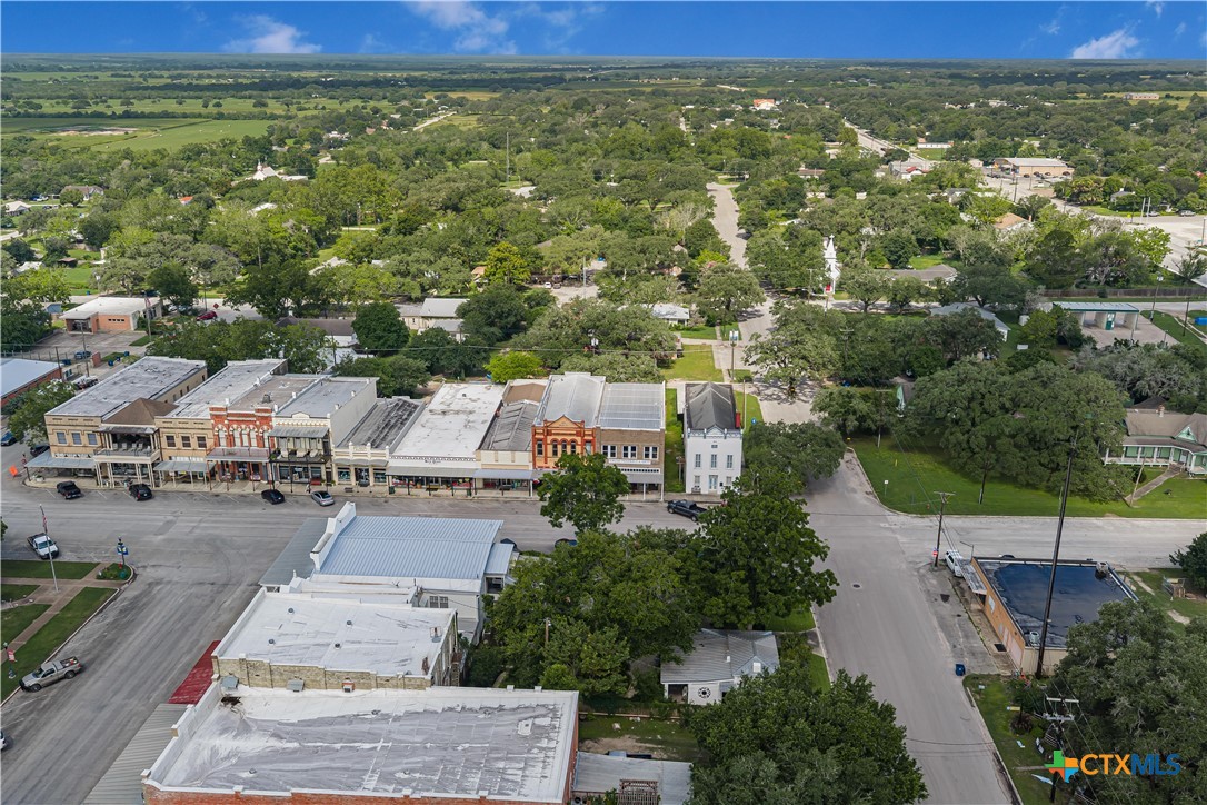 212 S Commercial Street