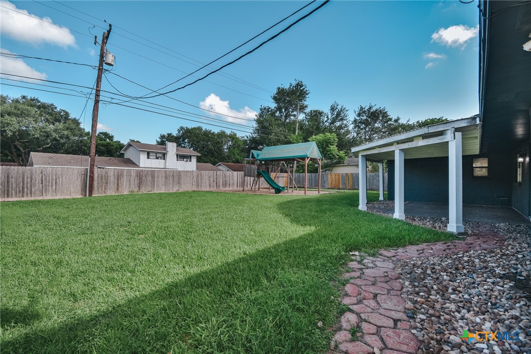 1407 Plantation Road