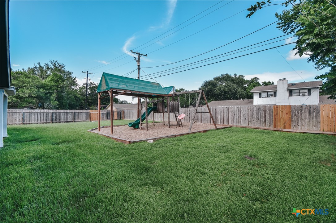 1407 Plantation Road