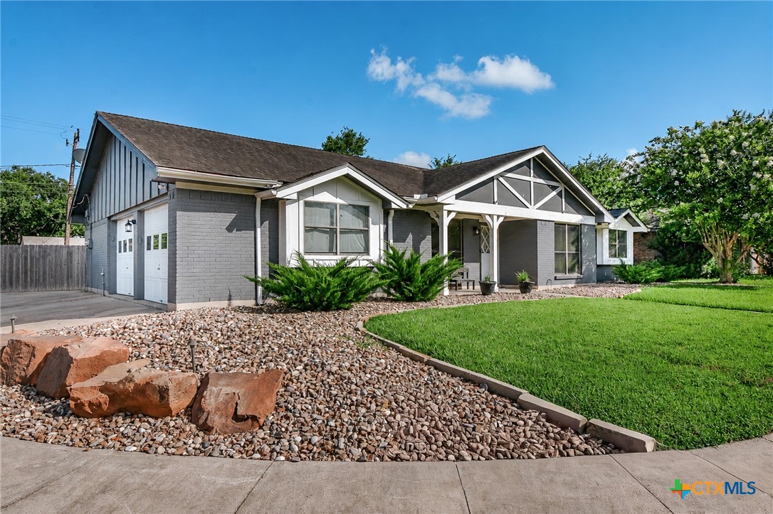 1407 Plantation Road
