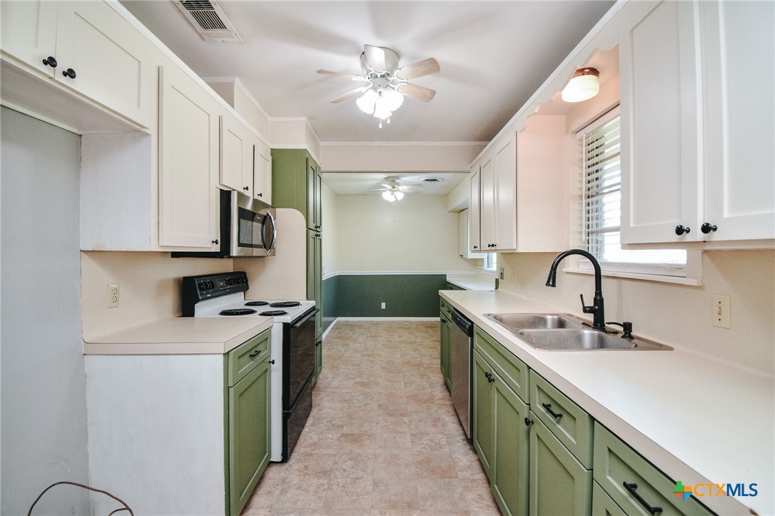 1407 Plantation Road