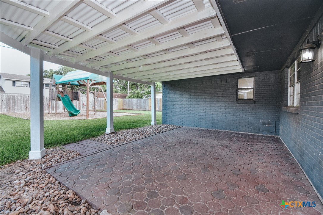 1407 Plantation Road