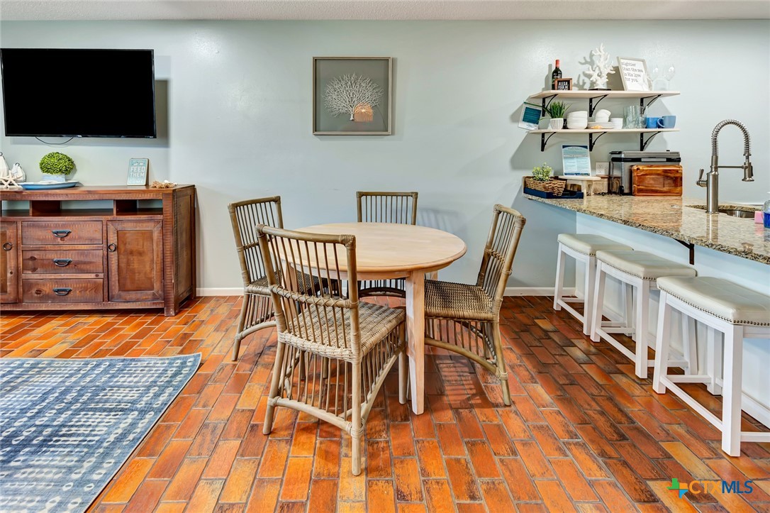 462 N 15th Street Unit #2 Cove