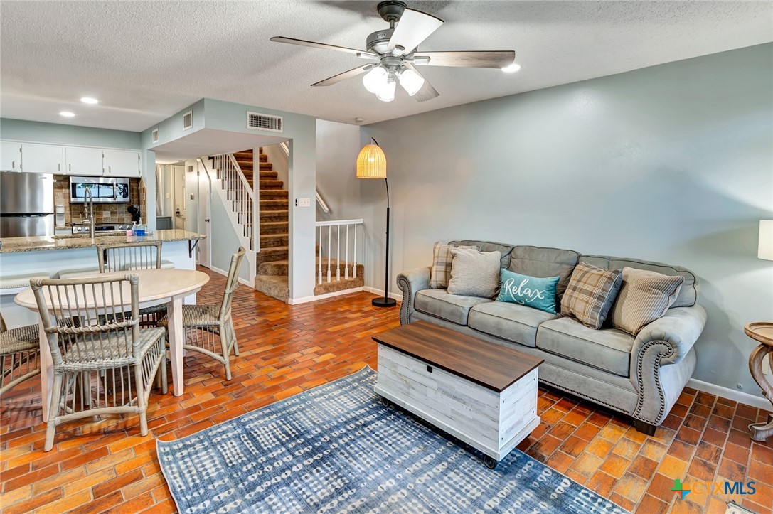 462 N 15th Street Unit #2 Cove