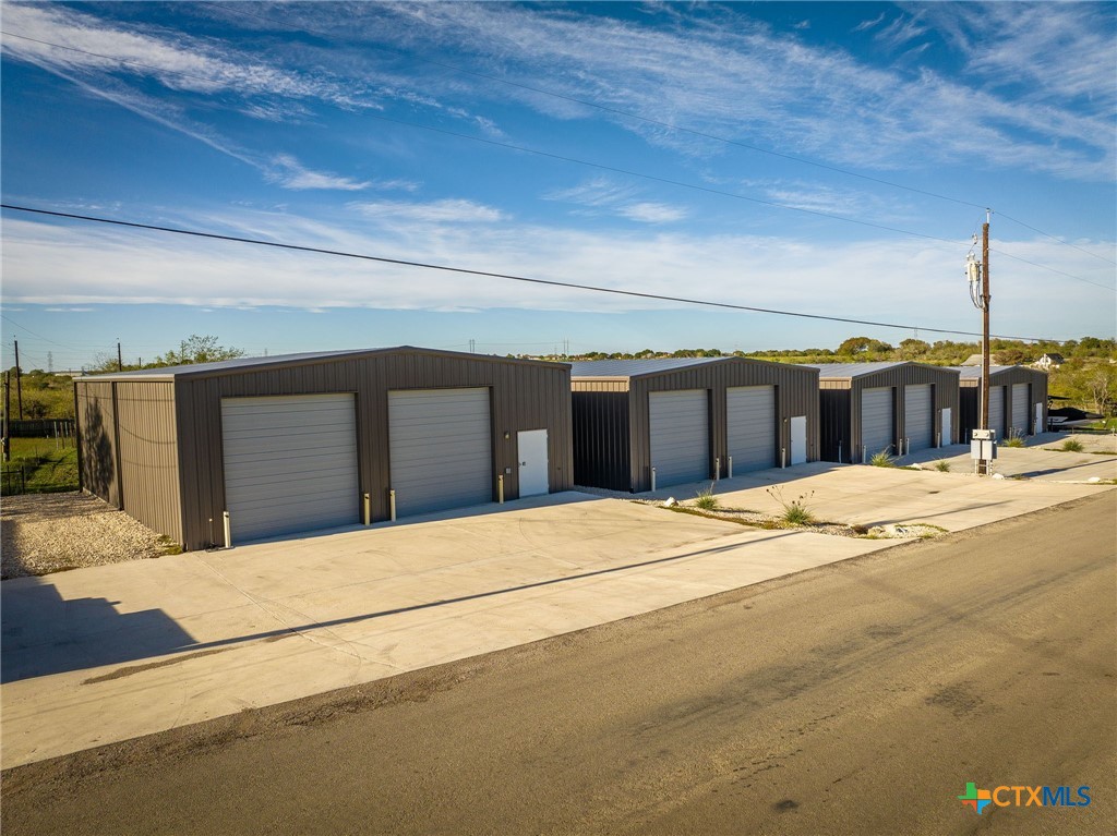 148 Lakecreek Drive