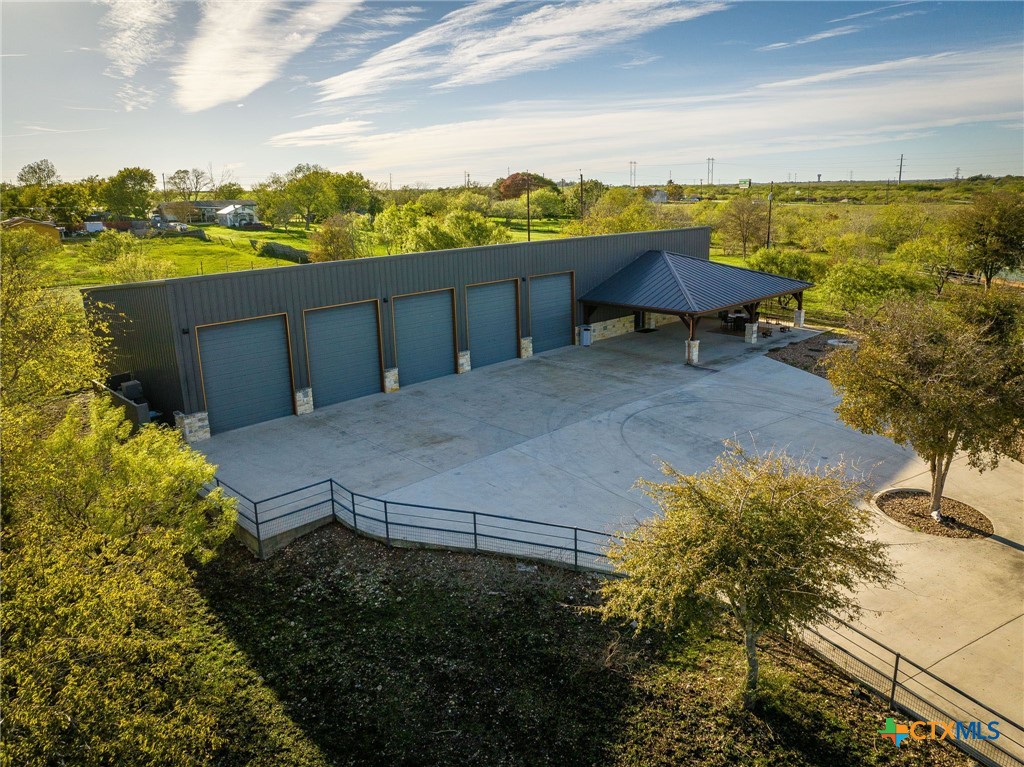 148 Lakecreek Drive