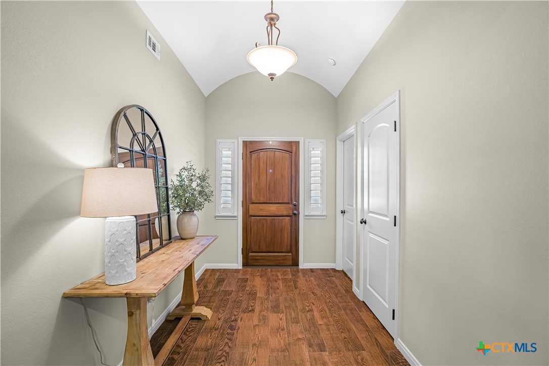 111 Gabbiano Court