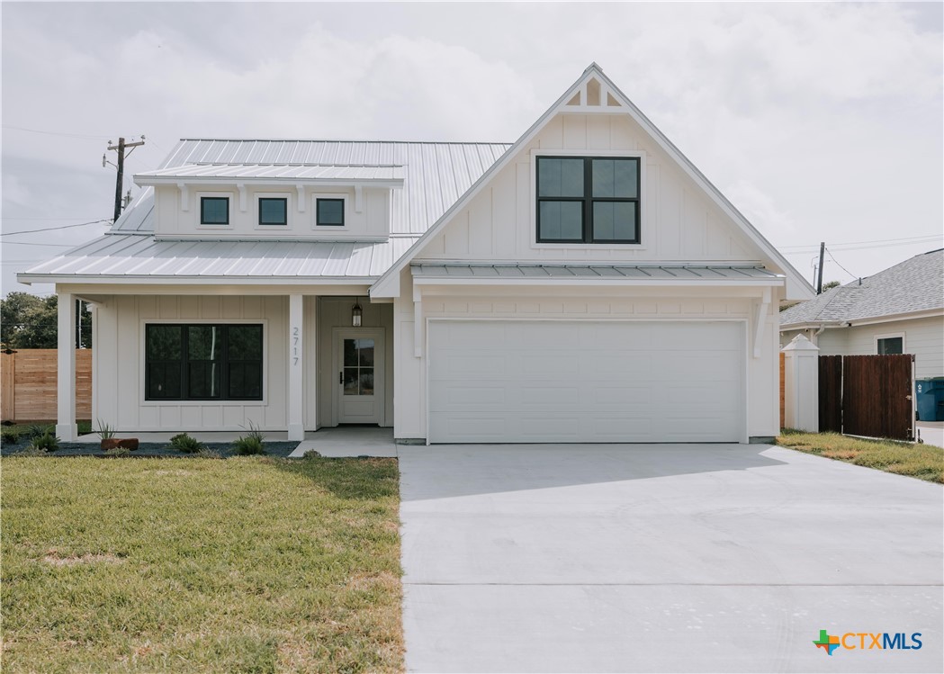 2717 Lakeview Drive