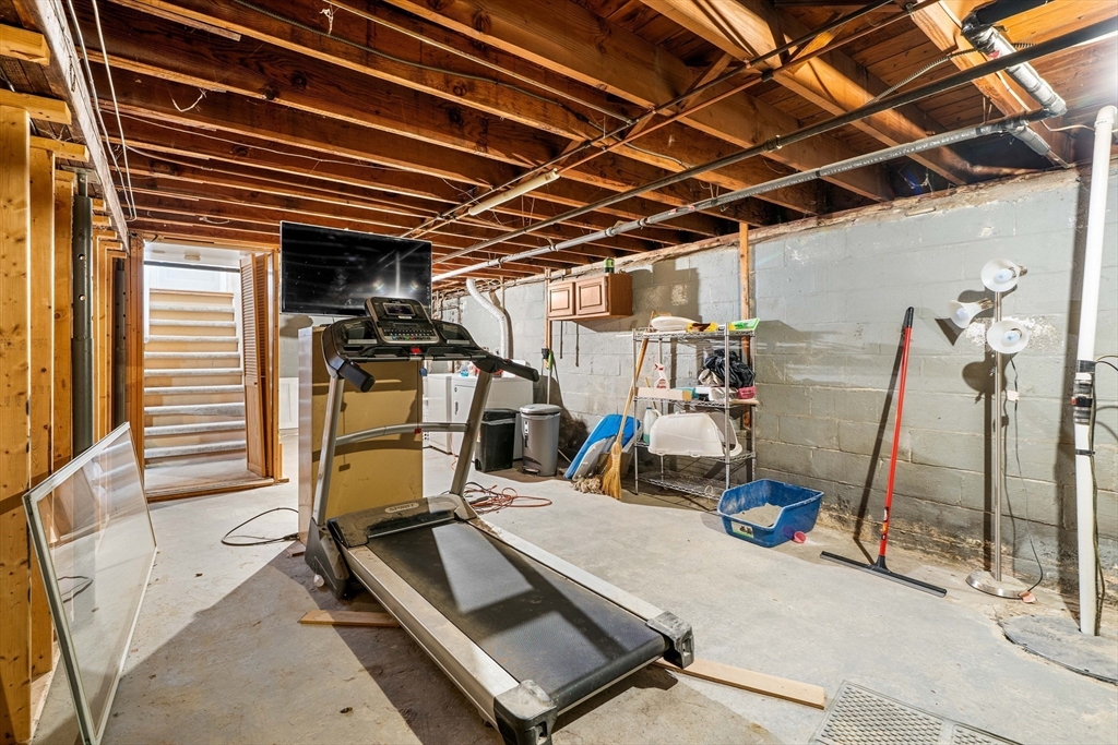 23 Mifflin Dr