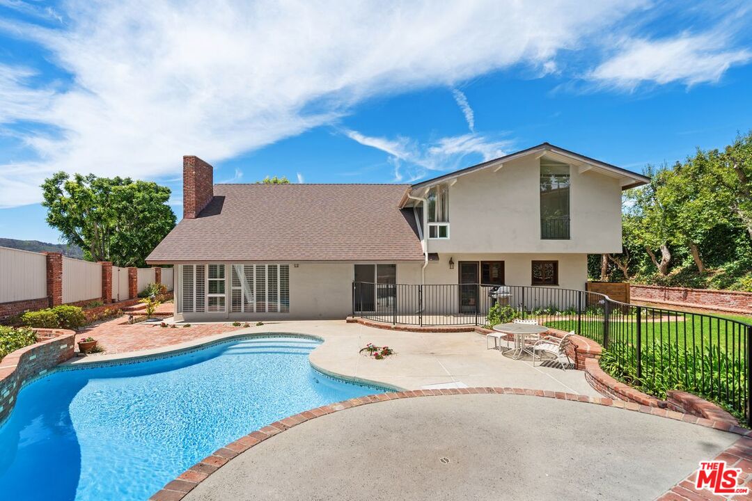 2276 Westridge Rd