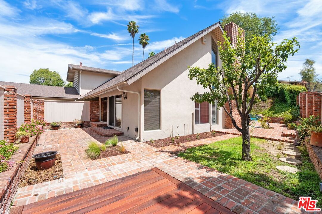 2276 Westridge Rd