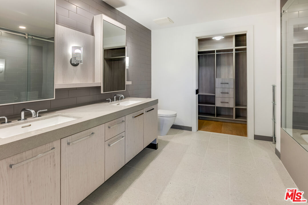 10777 Wilshire Blvd Unit: 405