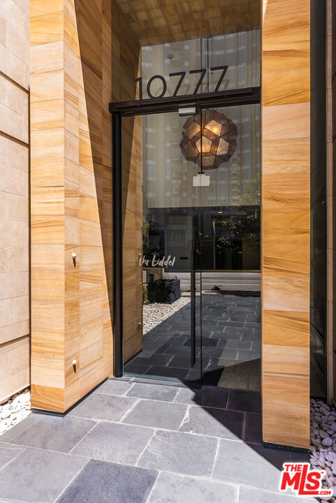 10777 Wilshire Blvd Unit: 405