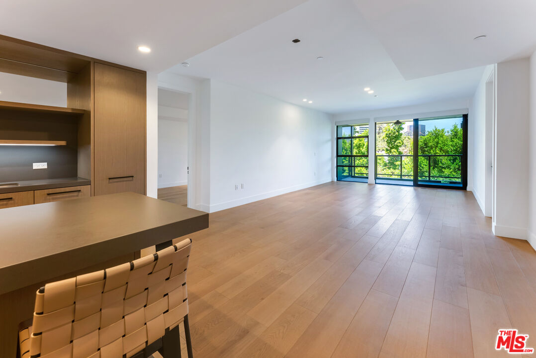 10777 Wilshire Blvd Unit: 405