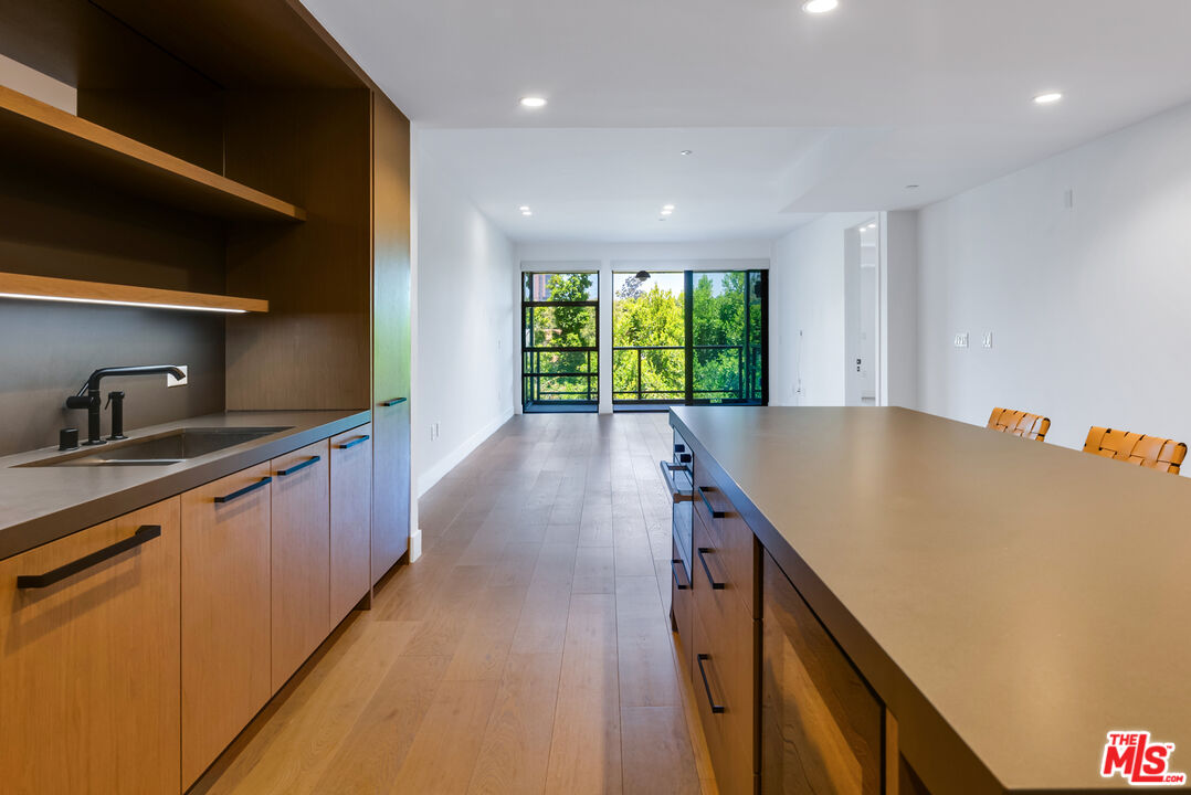 10777 Wilshire Blvd Unit: 405