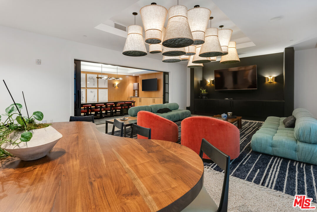 10777 Wilshire Blvd Unit: 405