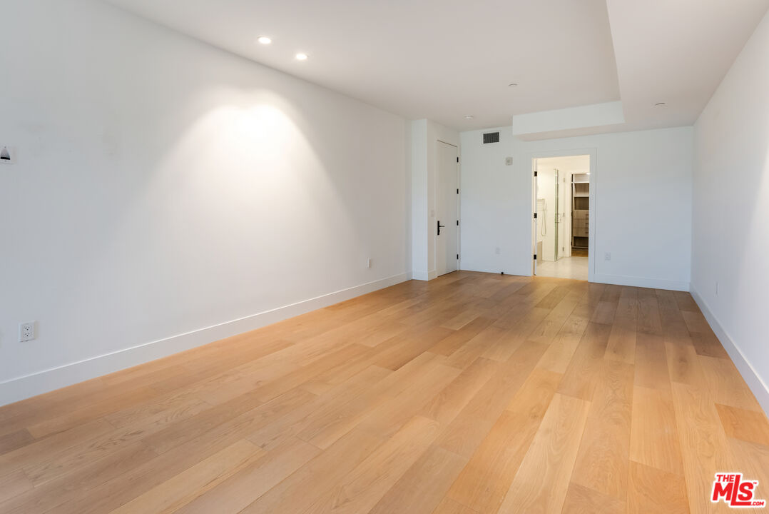 10777 Wilshire Blvd Unit: 405