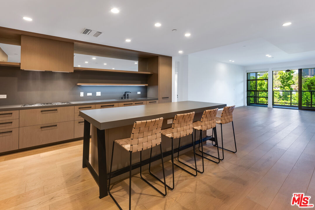 10777 Wilshire Blvd Unit: 405