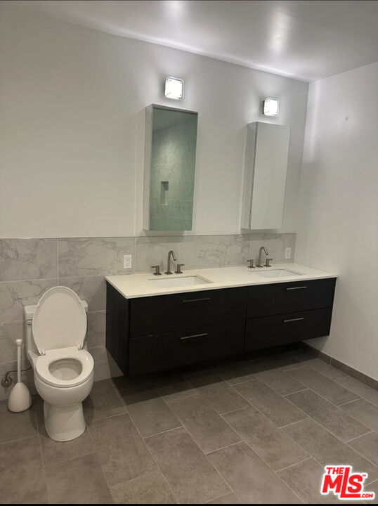11815 Dorothy St Unit: 1