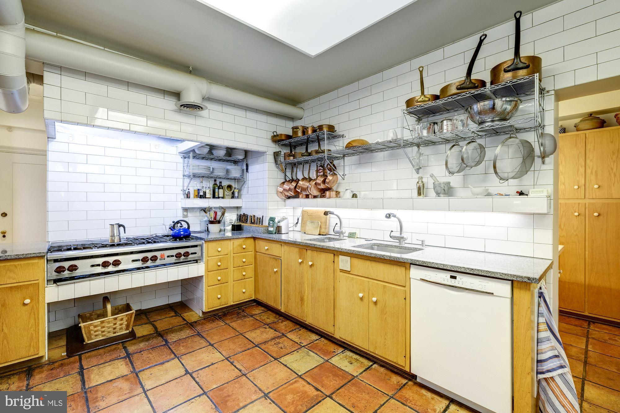 2101 CONNECTICUT AVENUE NW Unit: 58