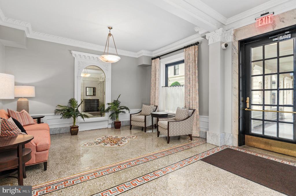 2153 CALIFORNIA STREET NW Unit: 402