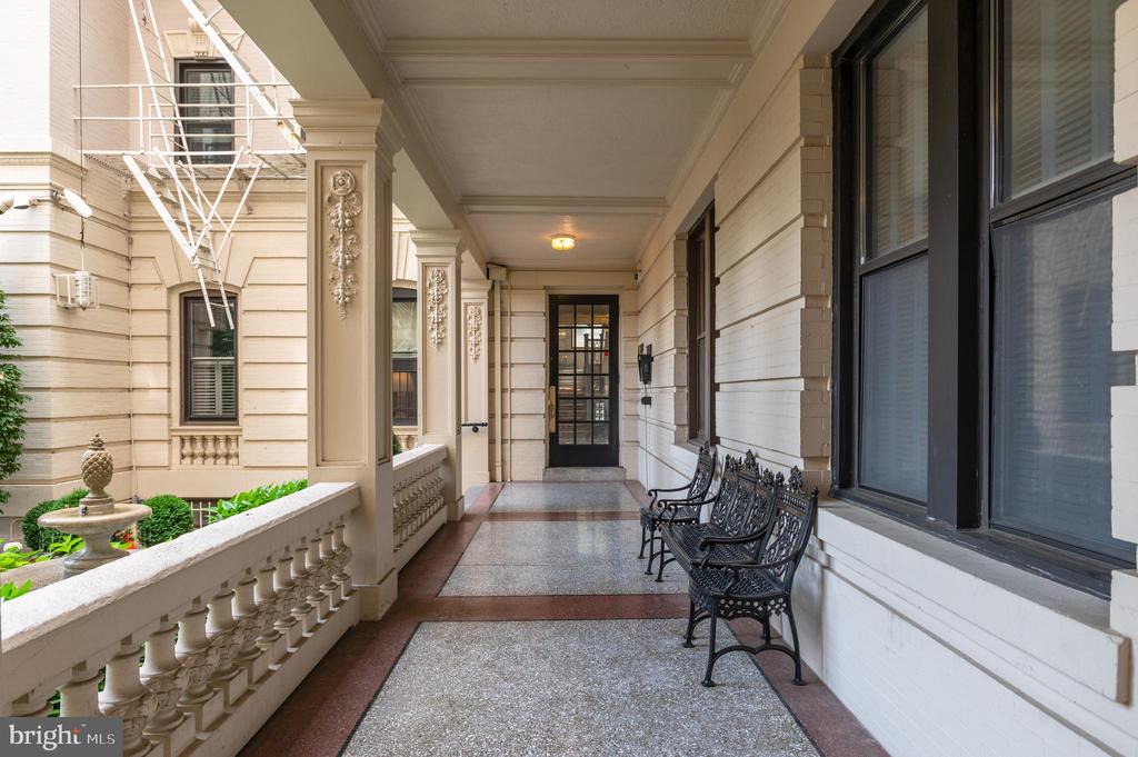 2153 CALIFORNIA STREET NW Unit: 402
