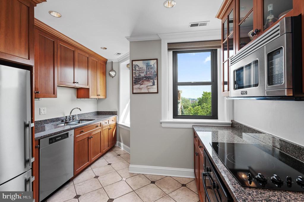 2153 CALIFORNIA STREET NW Unit: 402