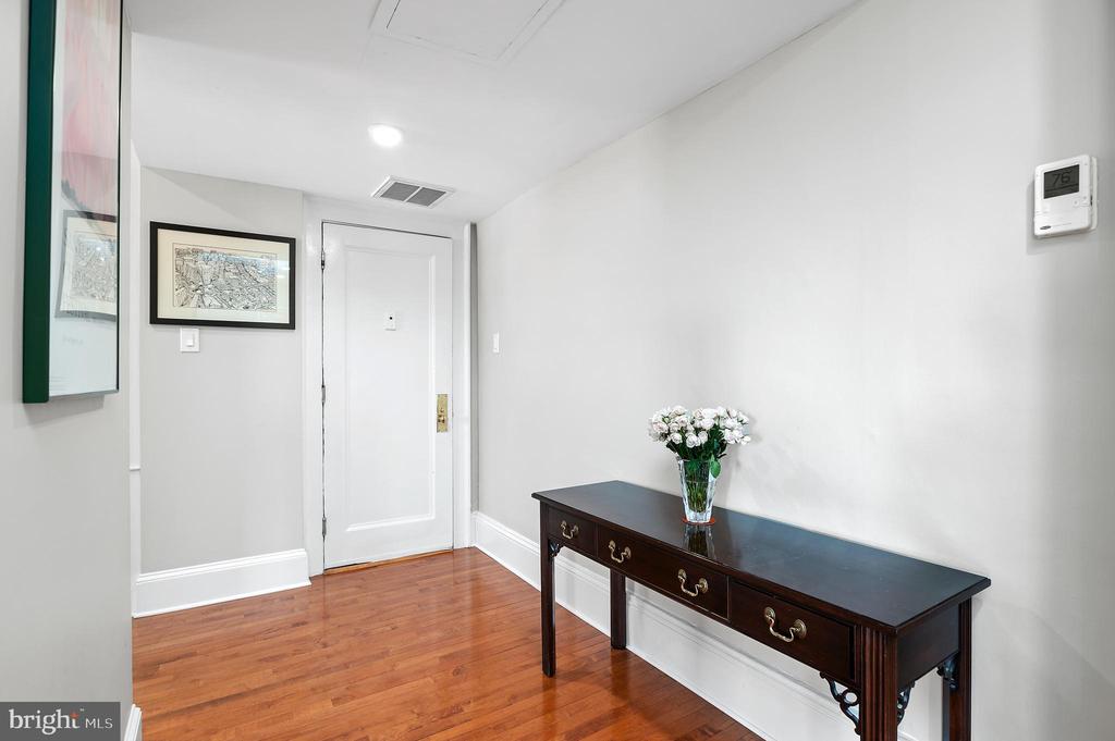 2153 CALIFORNIA STREET NW Unit: 402