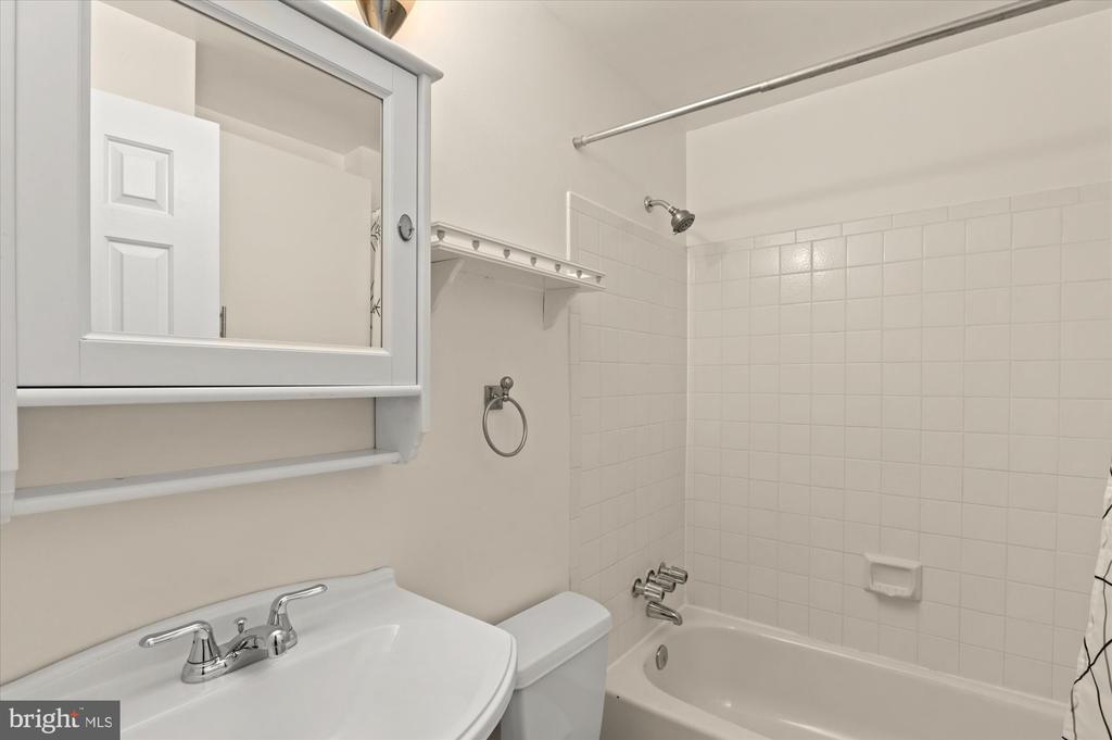 2145 California St NW #203