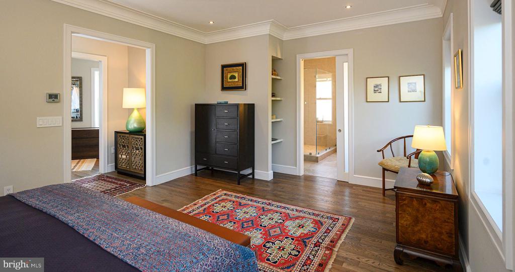 2339 Massachusetts Ave NW #4