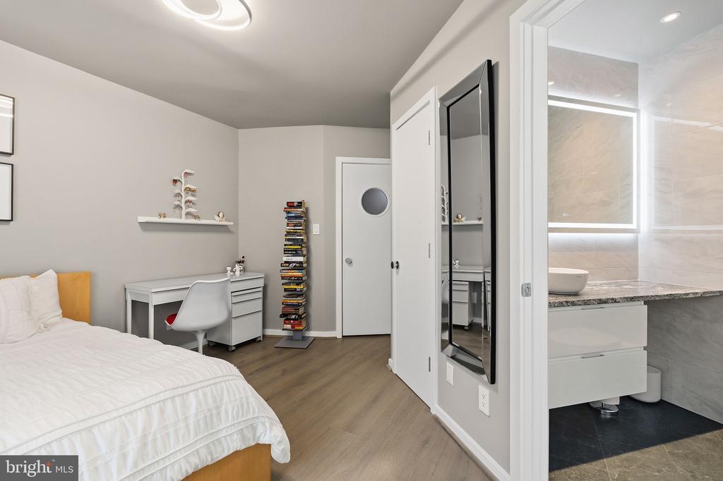 2102 R STREET NW