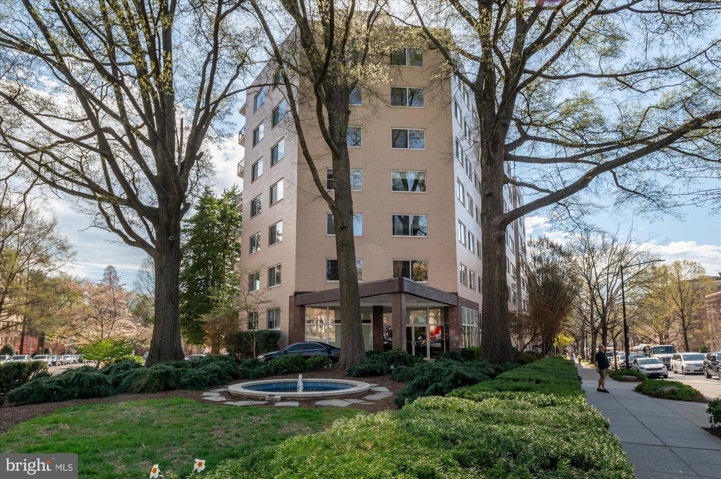 2829 Connecticut Ave NW #304