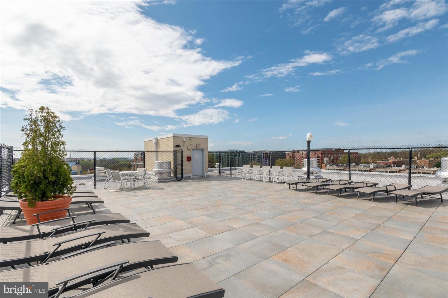 2829 Connecticut Ave NW #304