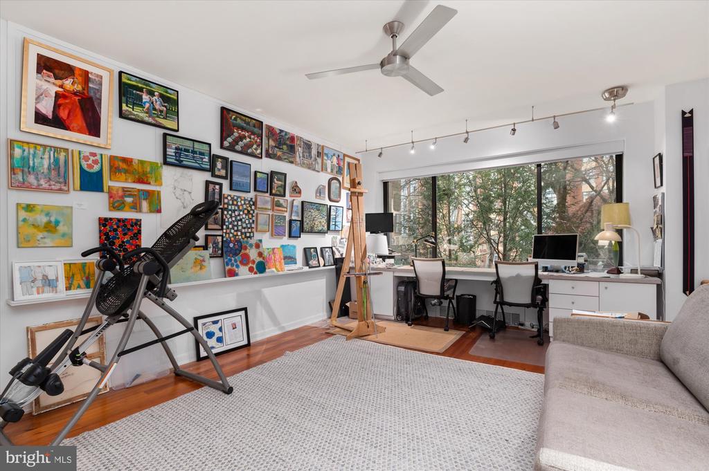 2700 Calvert St NW #315
