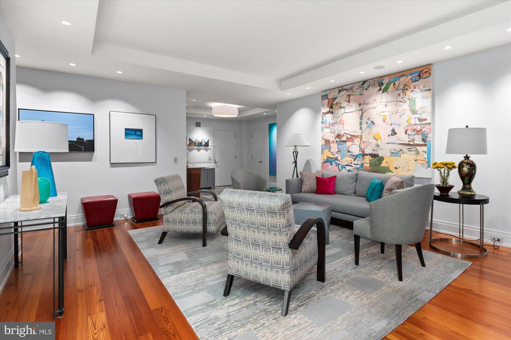 2700 Calvert St NW #315