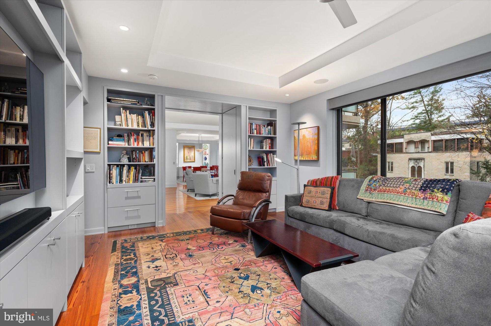2700 Calvert St NW #315