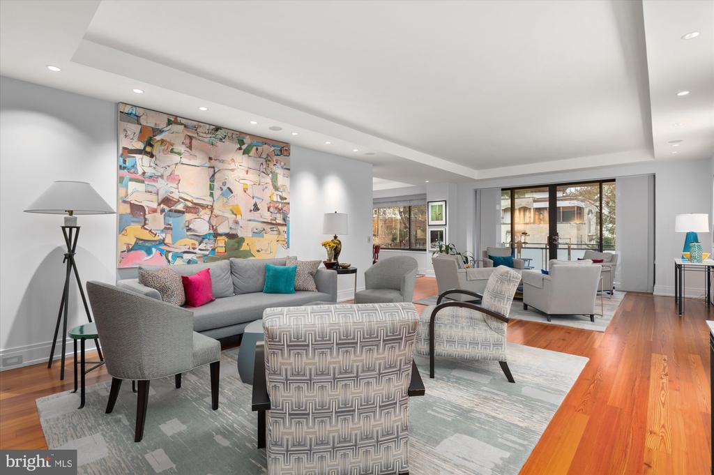 2700 Calvert St NW #315