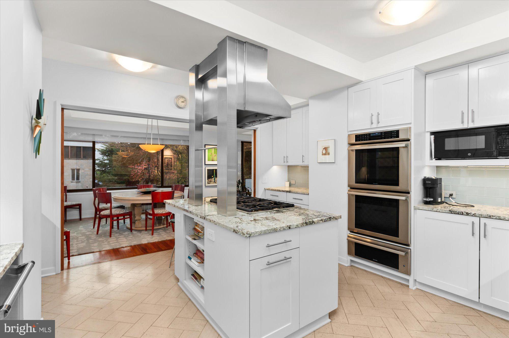 2700 Calvert St NW #315