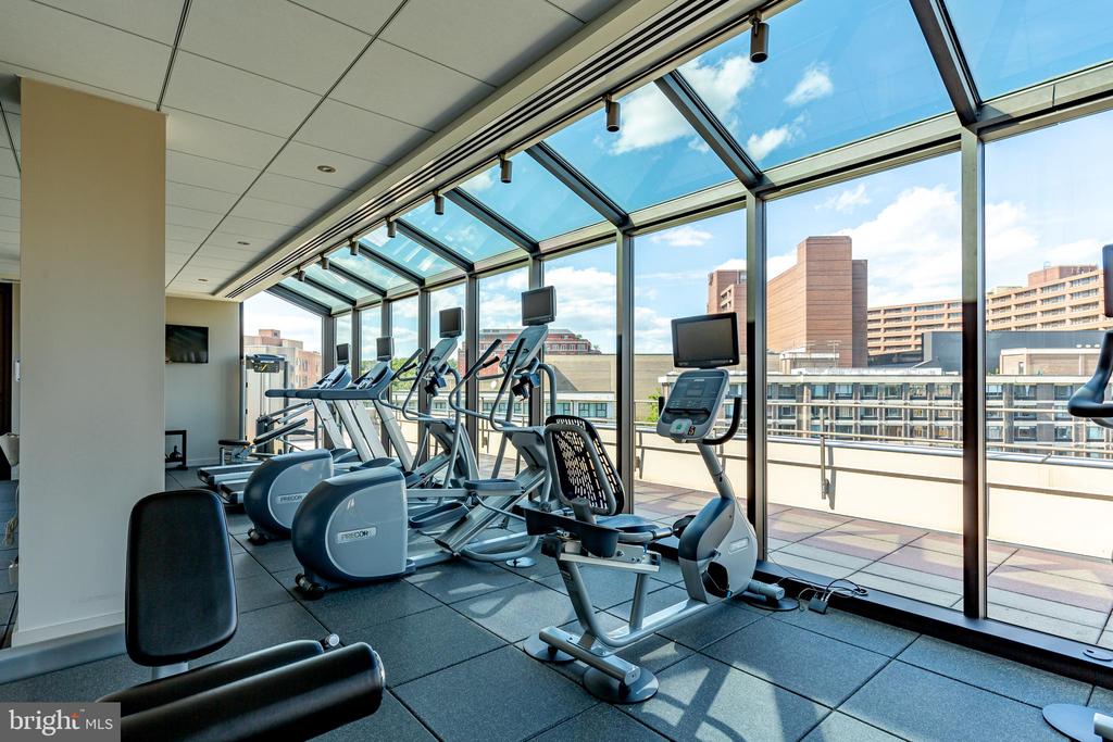 2700 Calvert St NW #315