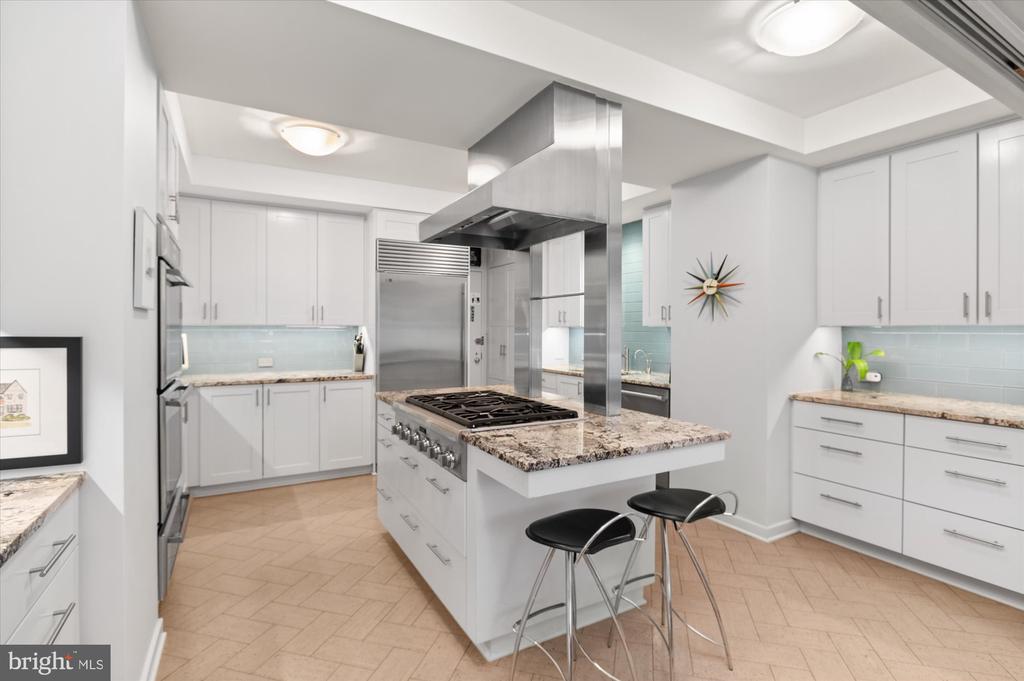 2700 Calvert St NW #315